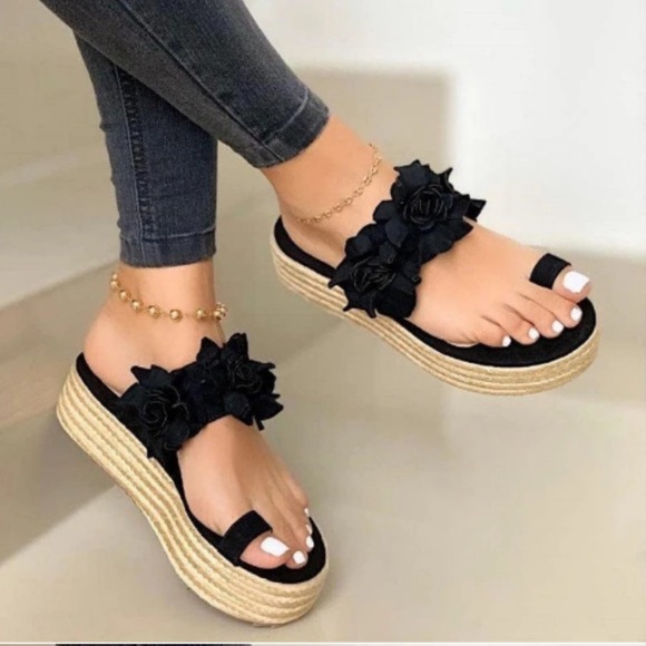 Black faux suede floral platform wedge - Picture 6 of 8